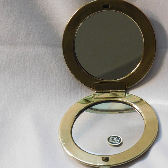 Vintage Renaissance Art Deco Compact Mirror - Picture 3 of 9